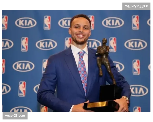 库里场外商业收入超工资体现多元财富积累